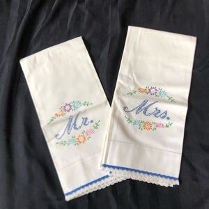 Vtg Embroidered Mr. and Mrs. Pillow Cases